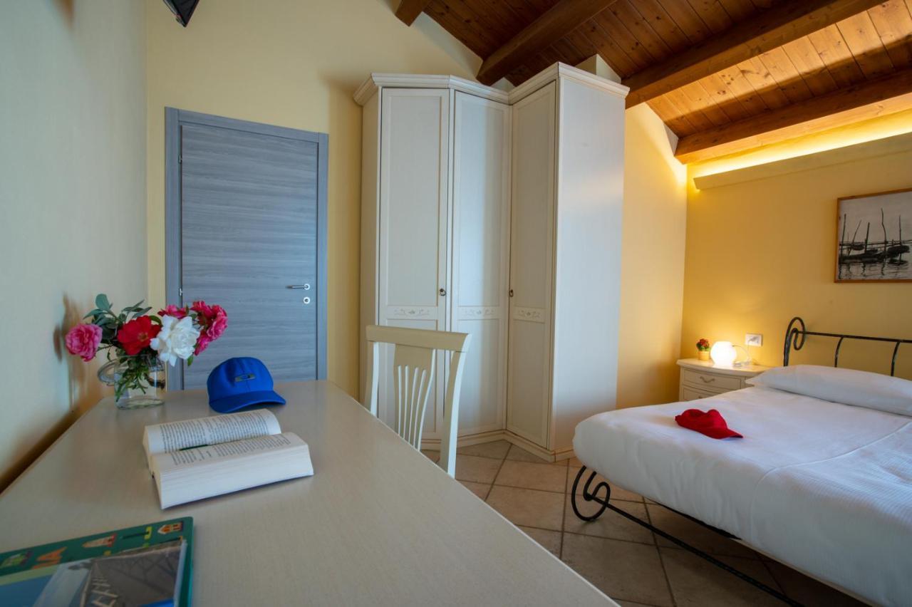Hotel Caneo Fossalon Buitenkant foto