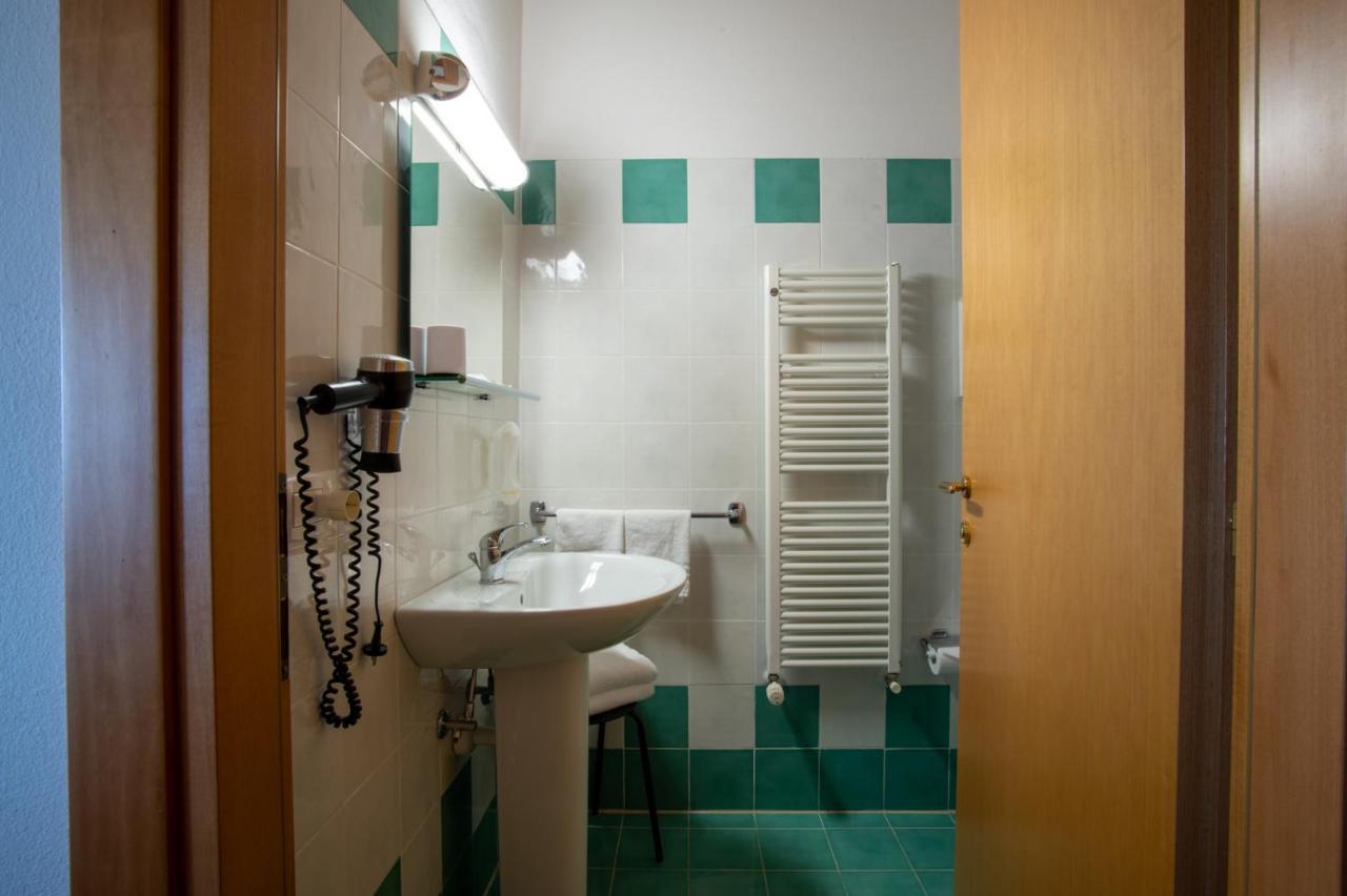 Hotel Caneo Fossalon Buitenkant foto