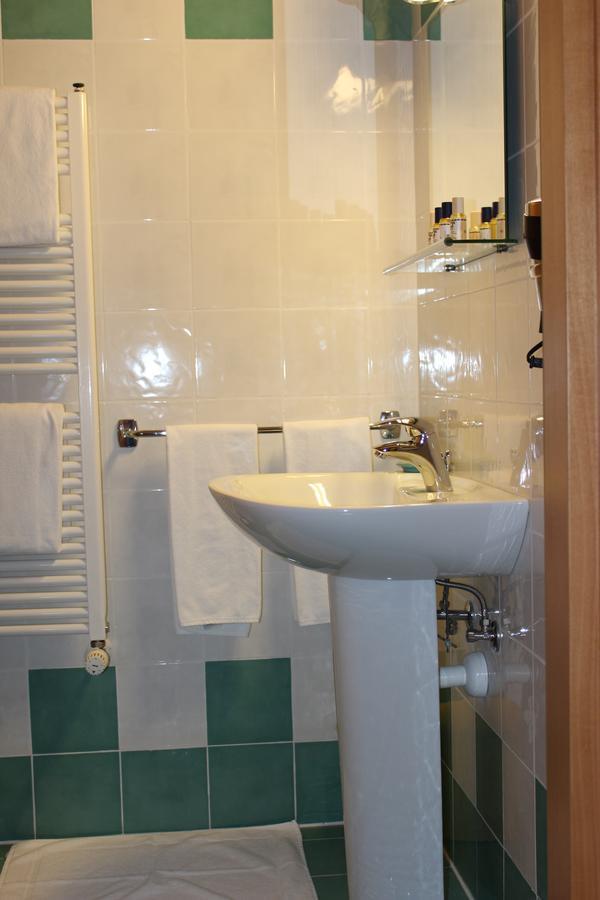 Hotel Caneo Fossalon Kamer foto